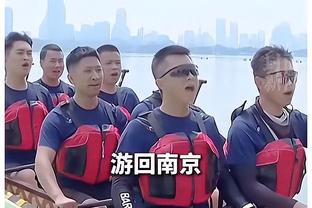 篮筐像大海！拉塞尔战黄蜂半场14中8轰下22分